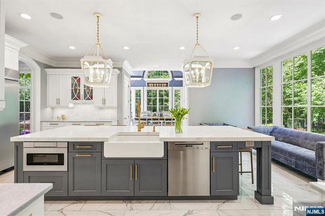 505 Timberline Drive, Franklin Lakes, NJ 07417