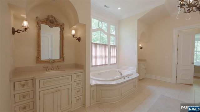 505 Timberline Drive, Franklin Lakes, NJ 07417