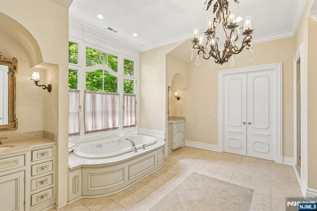 505 Timberline Drive, Franklin Lakes, NJ 07417