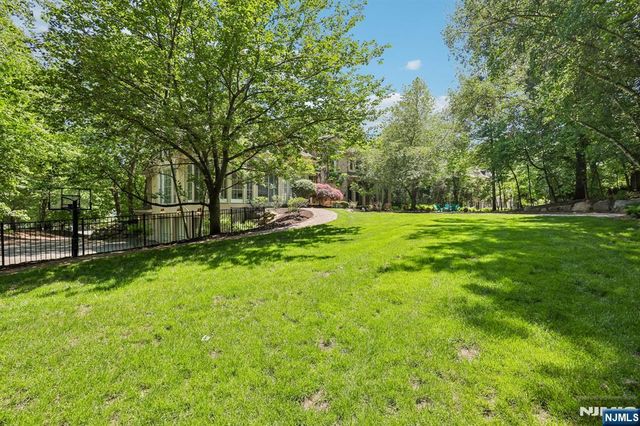 505 Timberline Drive, Franklin Lakes, NJ 07417