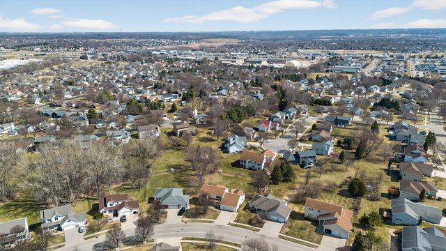 4230 Arboretum Drive NW, Rochester, MN 55901