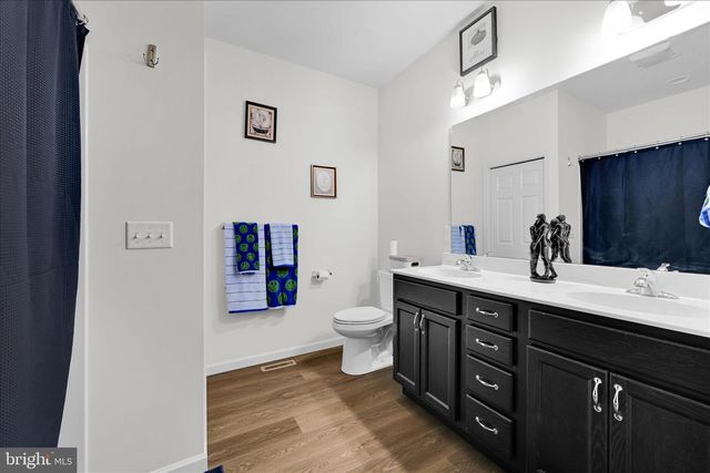 25 CREEKSIDE DR, Lebanon, PA 17042