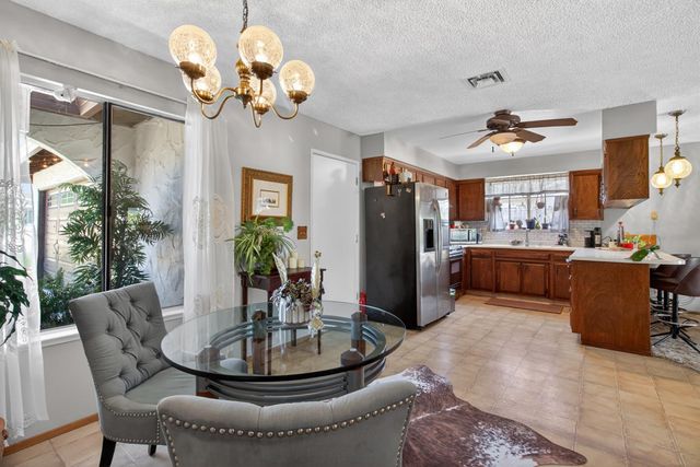 610 Loretto Dr, Roseville, CA 95661