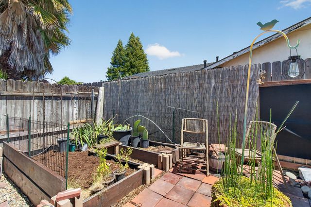 610 Loretto Dr, Roseville, CA 95661
