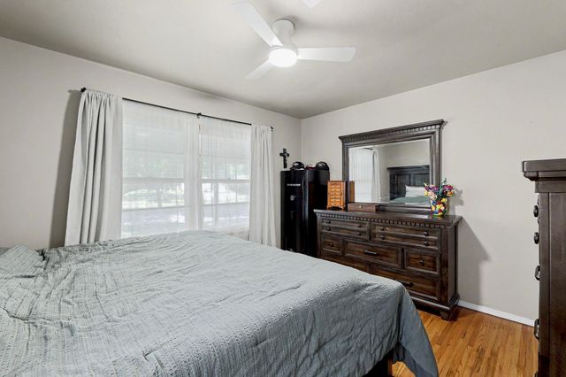 1032 S Fabrique, Wichita, KS 67218