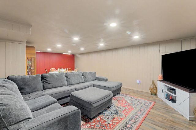 1032 S Fabrique, Wichita, KS 67218