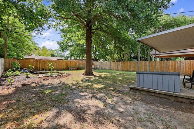 1032 S Fabrique, Wichita, KS 67218