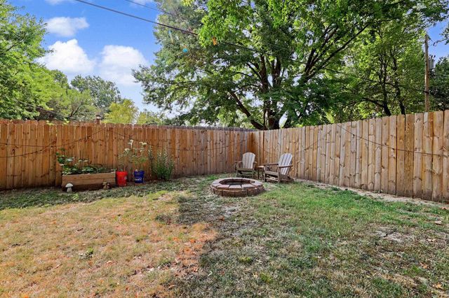 1032 S Fabrique, Wichita, KS 67218
