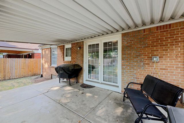 1032 S Fabrique, Wichita, KS 67218