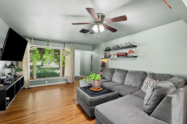 1032 S Fabrique, Wichita, KS 67218