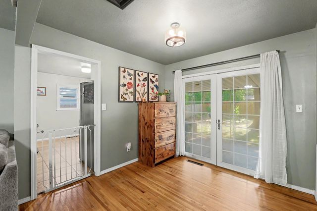 1032 S Fabrique, Wichita, KS 67218