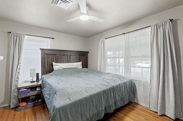 1032 S Fabrique, Wichita, KS 67218