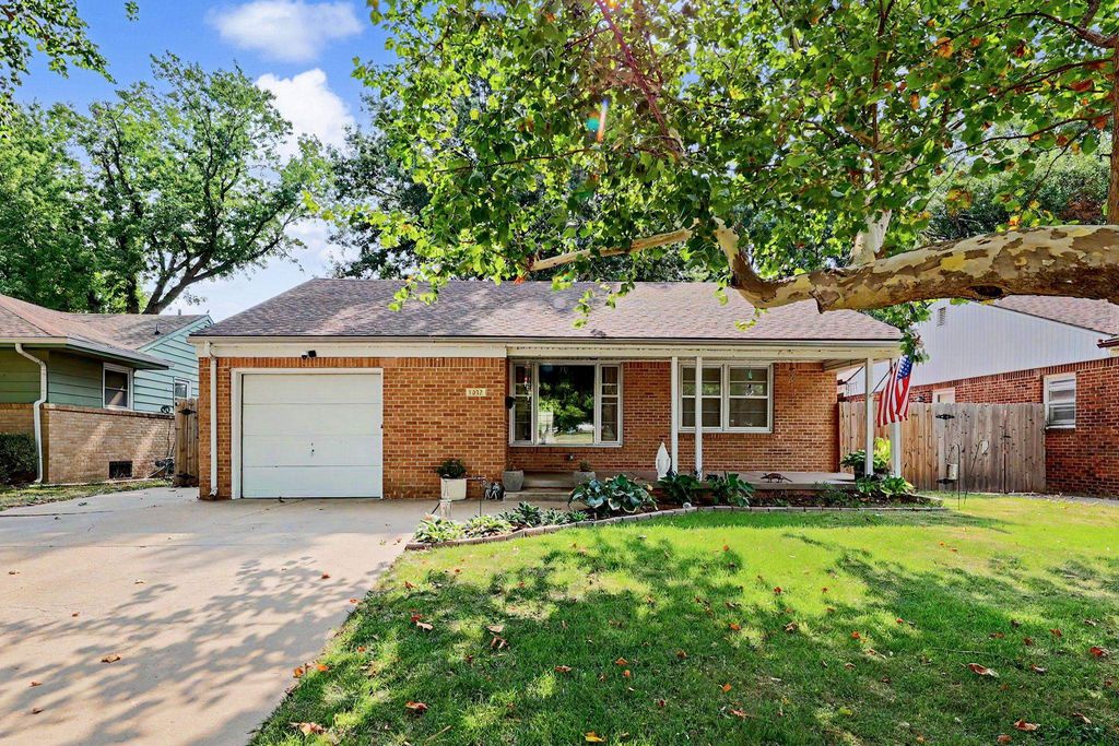 1032 S Fabrique, Wichita, KS 67218