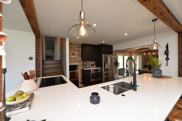 3902 N GALESBURG Avenue, Arlington Heights, IL 60004