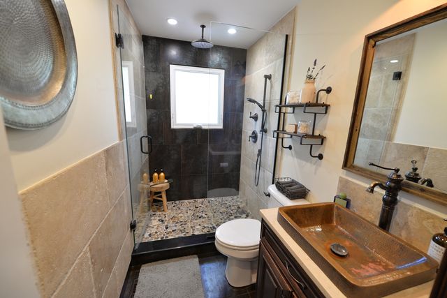 3902 N GALESBURG Avenue, Arlington Heights, IL 60004