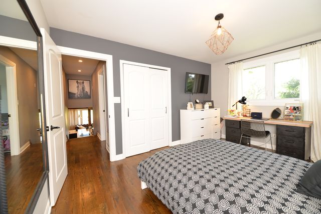 3902 N GALESBURG Avenue, Arlington Heights, IL 60004