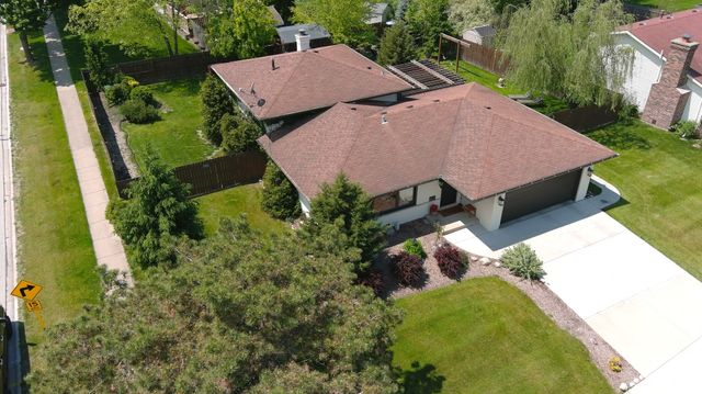 3902 N GALESBURG Avenue, Arlington Heights, IL 60004