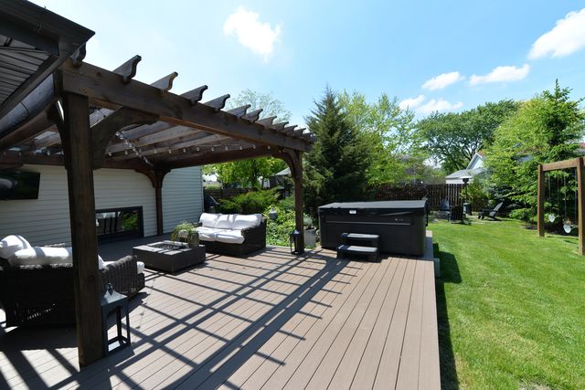 3902 N GALESBURG Avenue, Arlington Heights, IL 60004