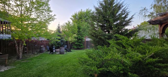 3902 N GALESBURG Avenue, Arlington Heights, IL 60004