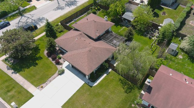 3902 N GALESBURG Avenue, Arlington Heights, IL 60004