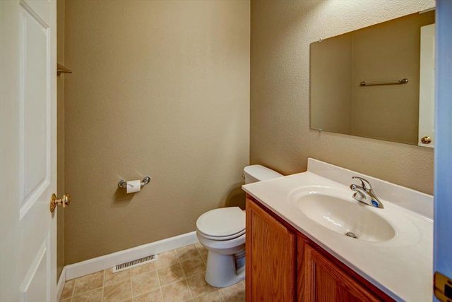 204 S Musket Ridge Drive, Sun Prairie, WI 53590