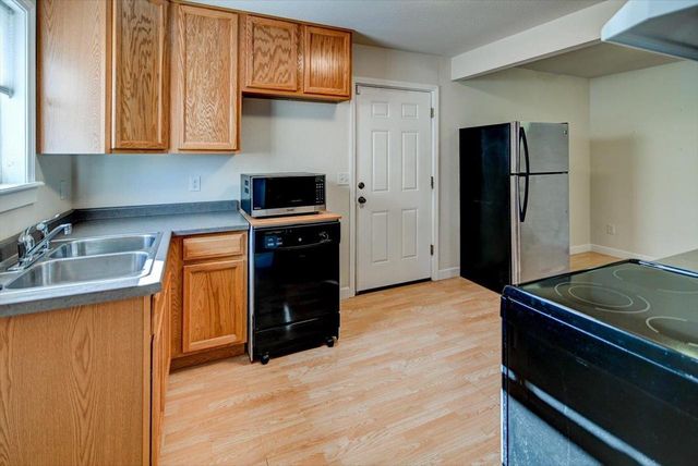 204 S Musket Ridge Drive, Sun Prairie, WI 53590