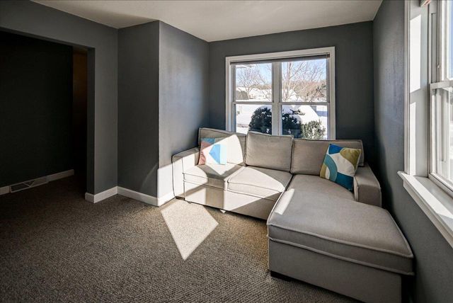 204 S Musket Ridge Drive, Sun Prairie, WI 53590