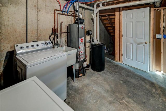 204 S Musket Ridge Drive, Sun Prairie, WI 53590