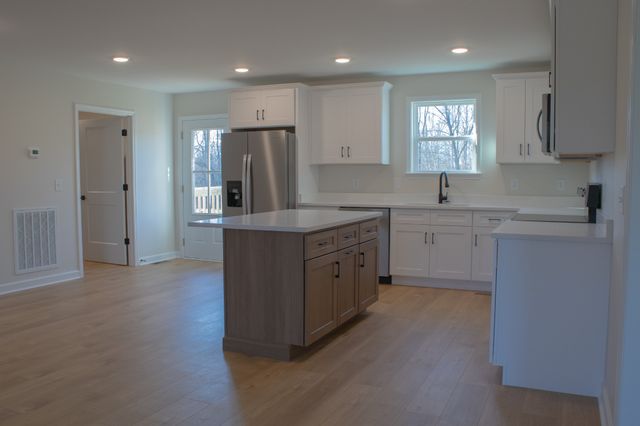 879 Annie Hollow Road, Westmoreland, TN 37186