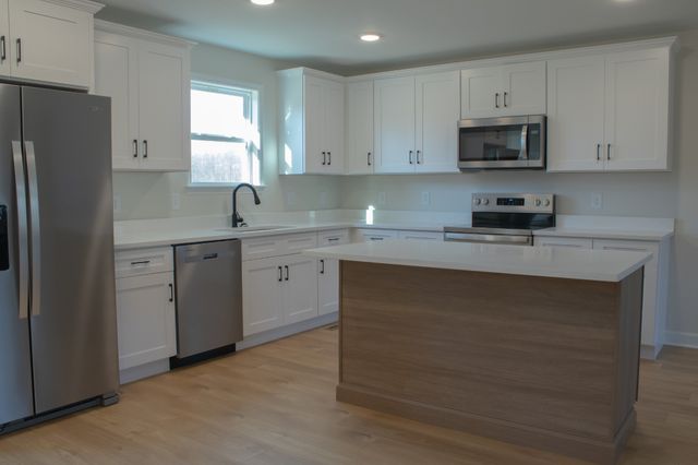 879 Annie Hollow Road, Westmoreland, TN 37186