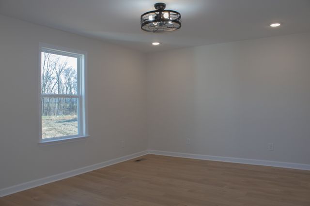 879 Annie Hollow Road, Westmoreland, TN 37186