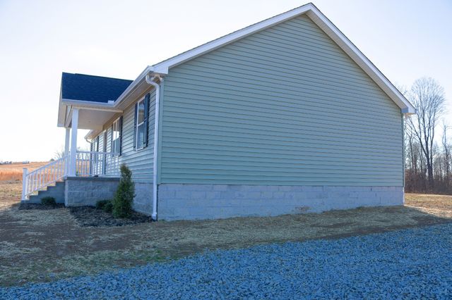 879 Annie Hollow Road, Westmoreland, TN 37186