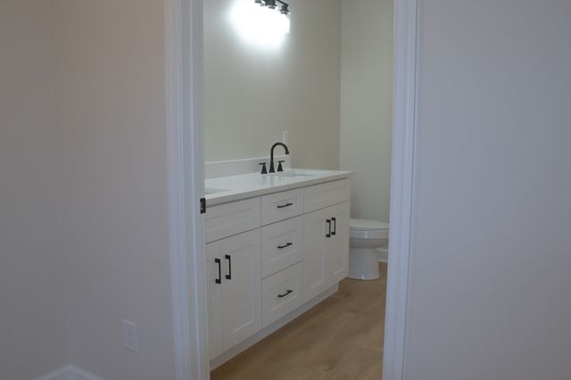 879 Annie Hollow Road, Westmoreland, TN 37186