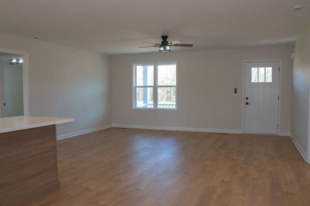 879 Annie Hollow Road, Westmoreland, TN 37186