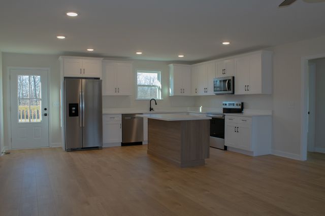 879 Annie Hollow Road, Westmoreland, TN 37186