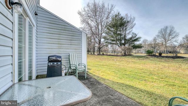 632 E CHANCERY LN, Absecon, NJ 08205