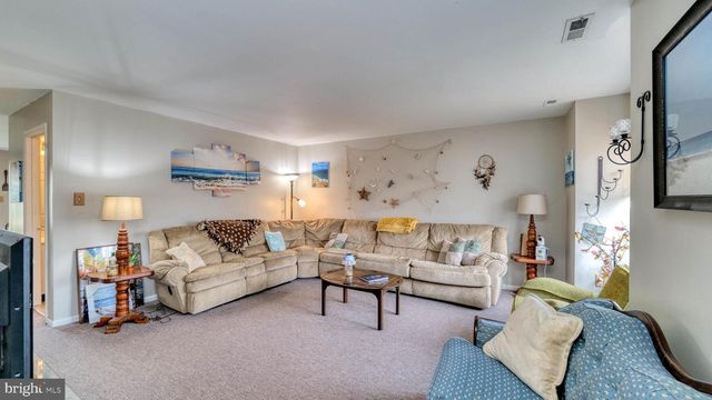 632 E CHANCERY LN, Absecon, NJ 08205