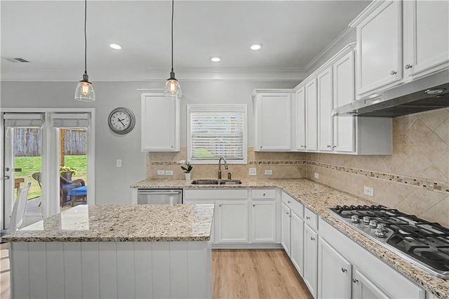 311 Edinburgh Lane, Woodstock, GA 30188