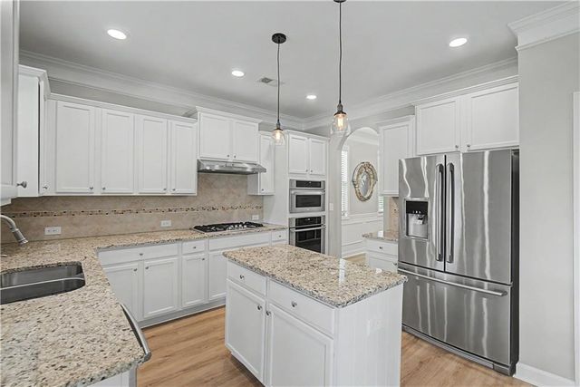 311 Edinburgh Lane, Woodstock, GA 30188