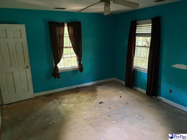 306 Creek Dr, Quinby, SC 29506
