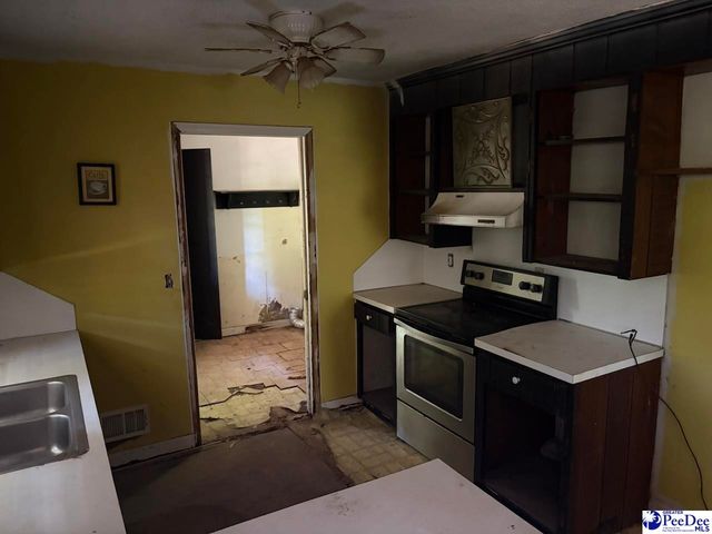 306 Creek Dr, Quinby, SC 29506
