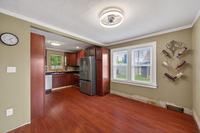 2719 16th Avenue E, North Saint Paul, MN 55109