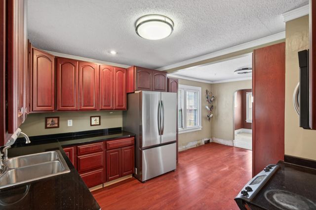 2719 16th Avenue E, North Saint Paul, MN 55109