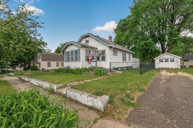 2719 16th Avenue E, North Saint Paul, MN 55109
