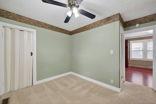 2719 16th Avenue E, North Saint Paul, MN 55109