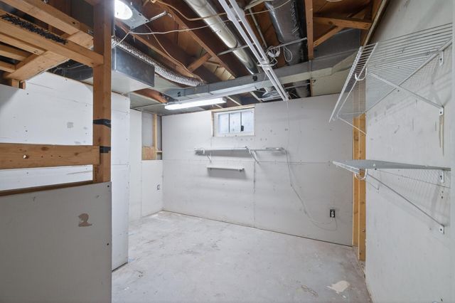 2719 16th Avenue E, North Saint Paul, MN 55109