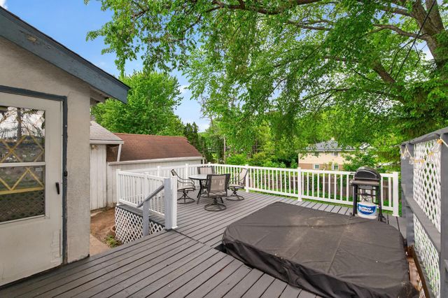2719 16th Avenue E, North Saint Paul, MN 55109