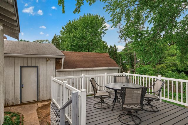 2719 16th Avenue E, North Saint Paul, MN 55109