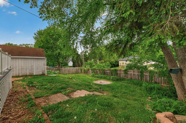 2719 16th Avenue E, North Saint Paul, MN 55109