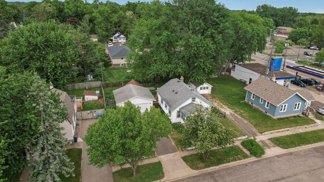 2719 16th Avenue E, North Saint Paul, MN 55109